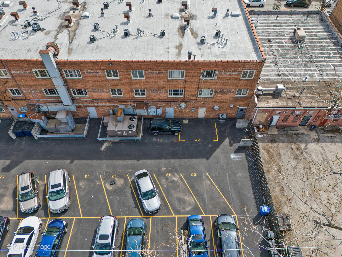 3008 W Devon Street