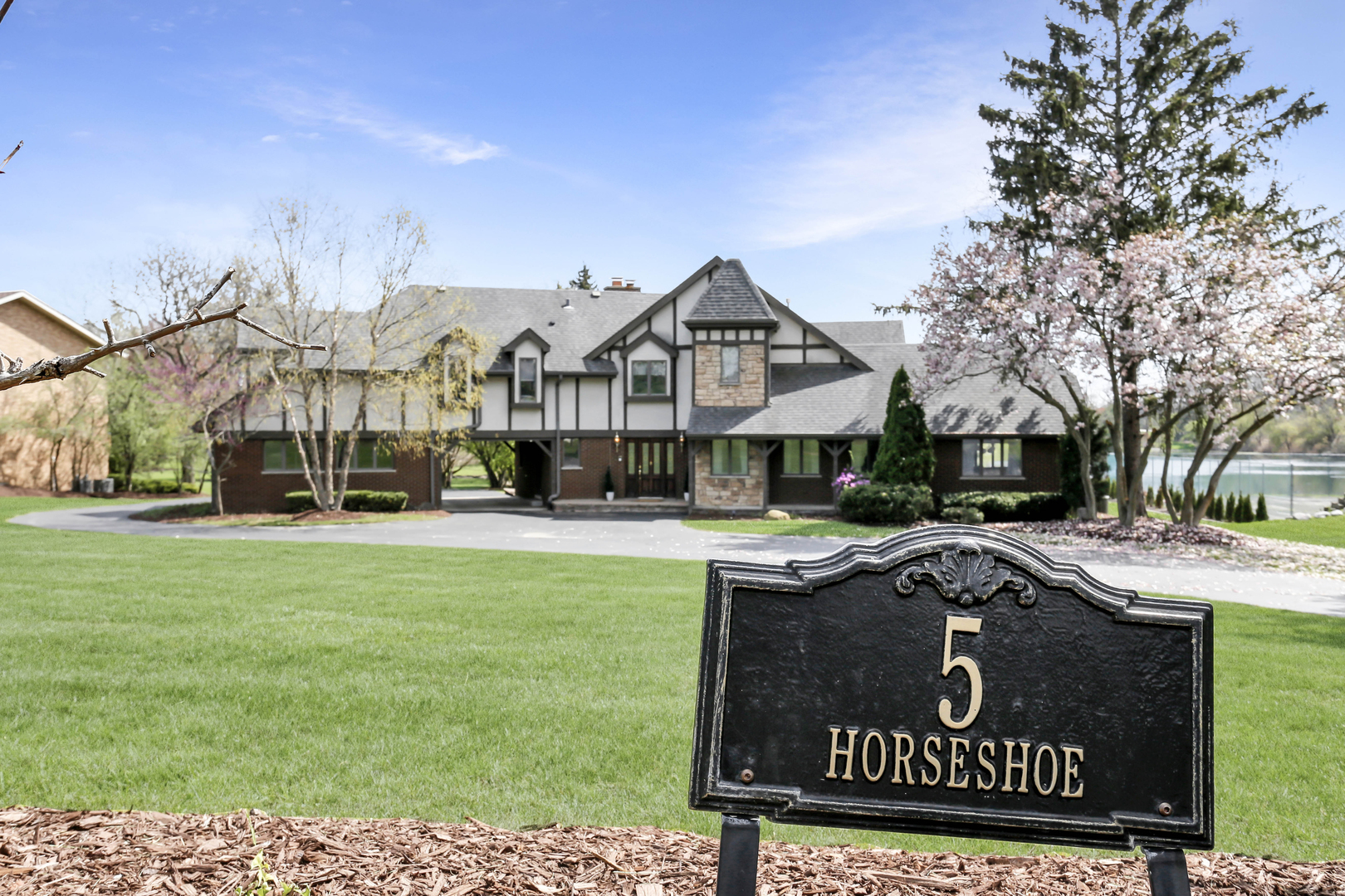 5 Horseshoe Lane