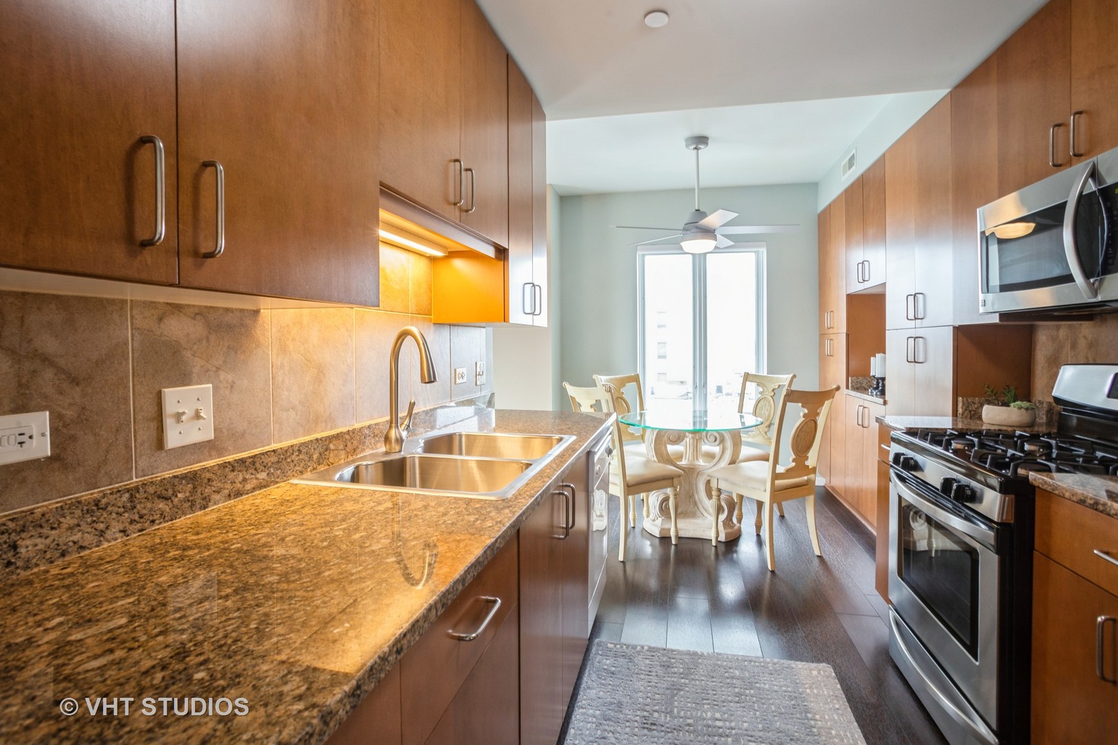 135 S York Street Unit: 524