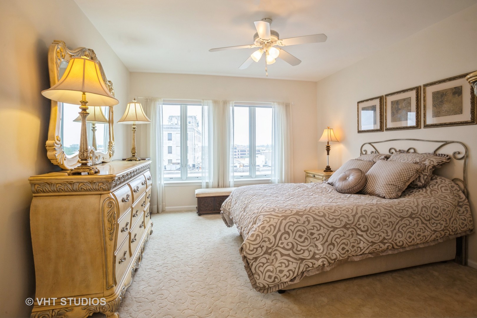 135 S York Street Unit: 524