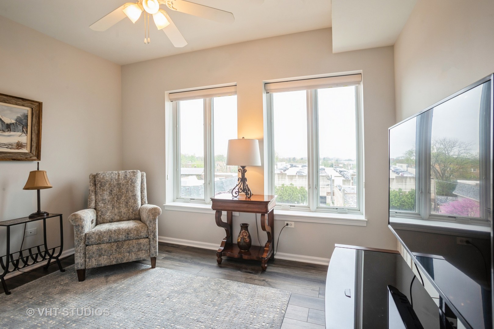 135 S York Street Unit: 524