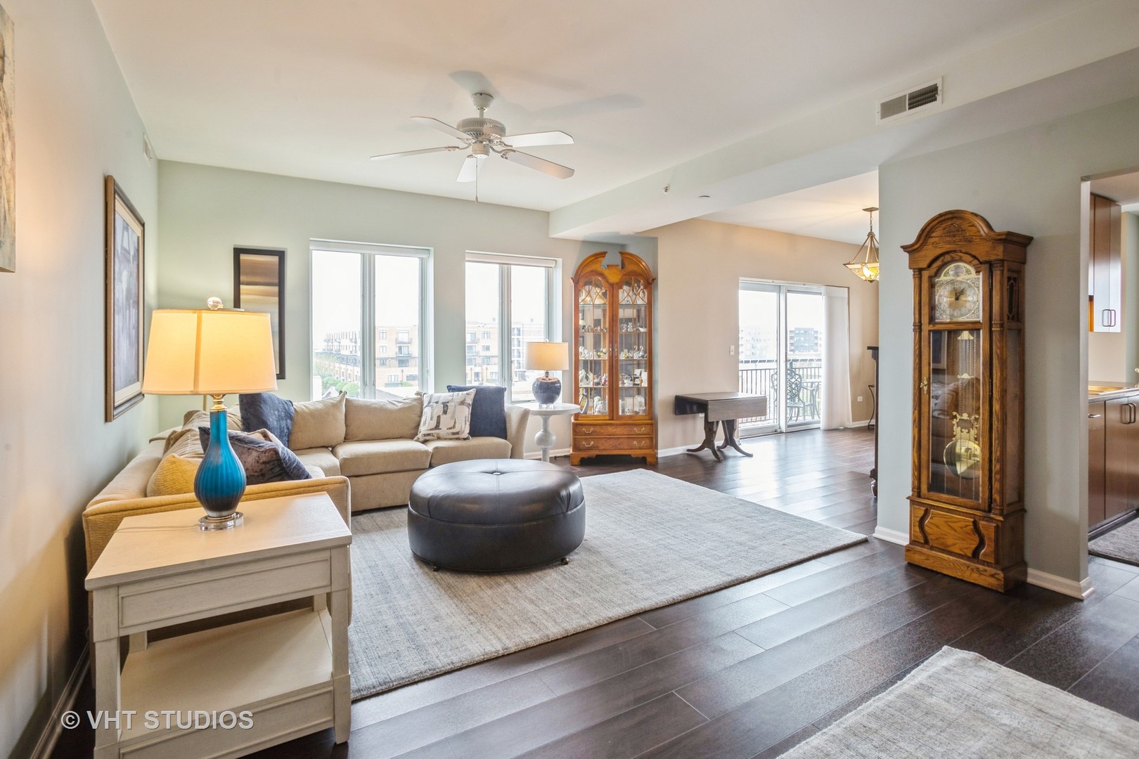 135 S York Street Unit: 524