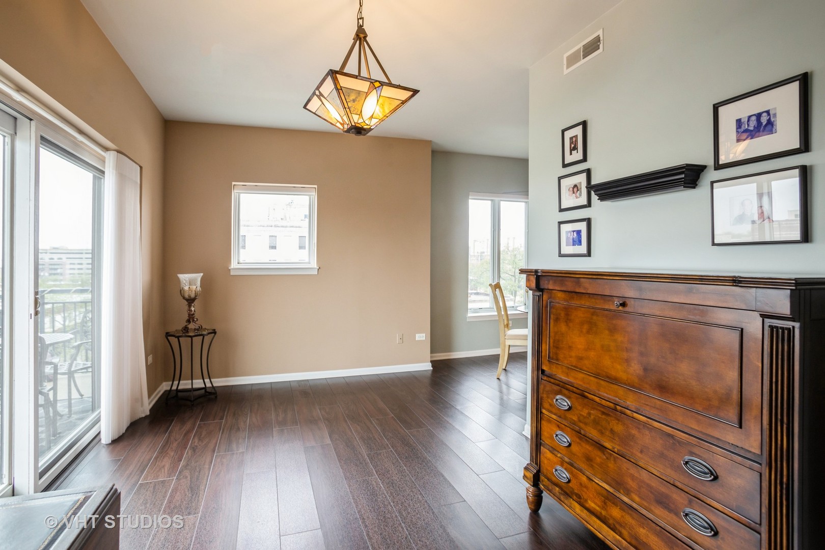 135 S York Street Unit: 524