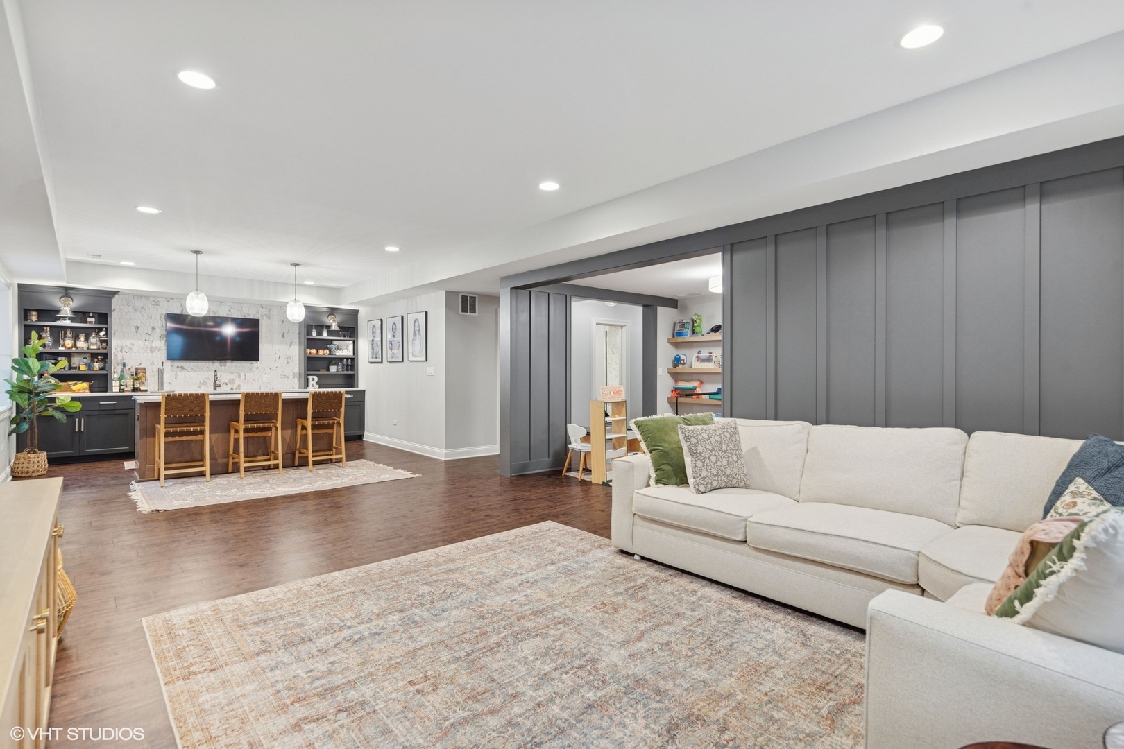 311 E Schiller Street