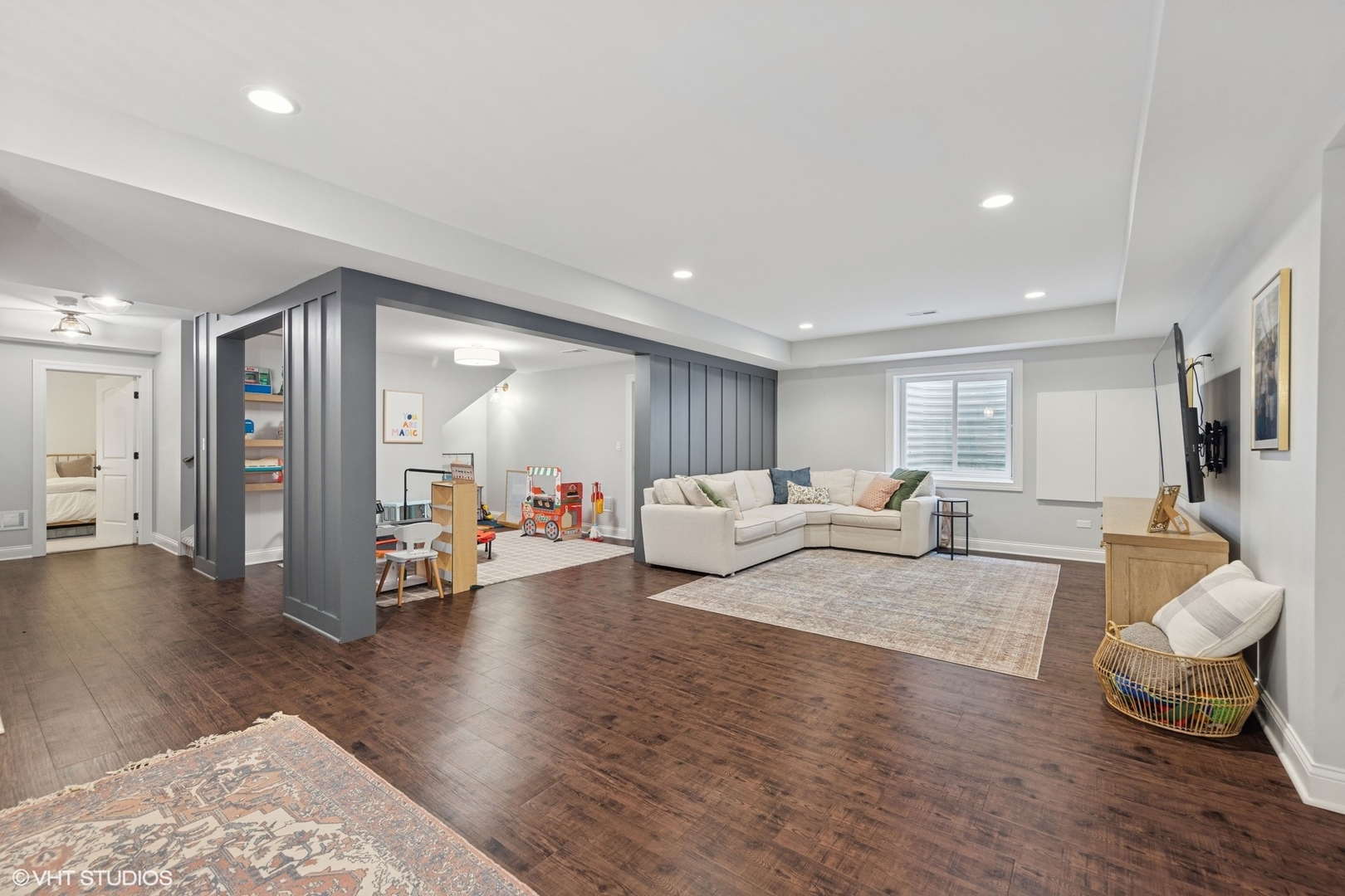 311 E Schiller Street