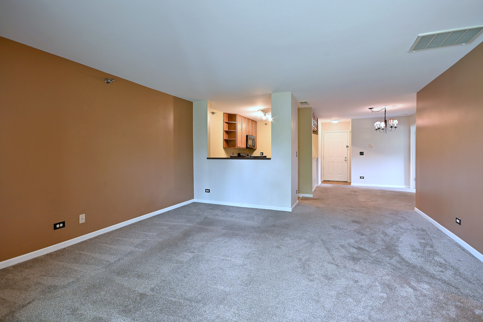 210 Glengarry Drive Unit: 212
