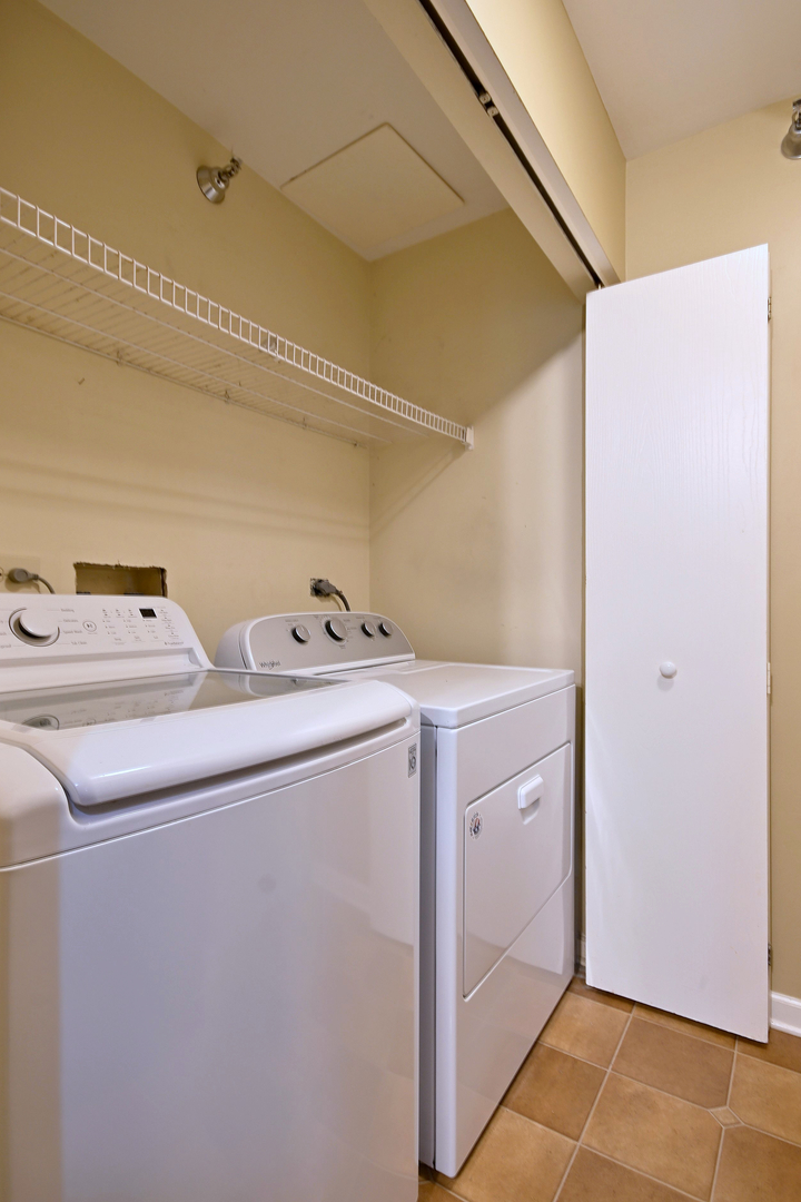 210 Glengarry Drive Unit: 212