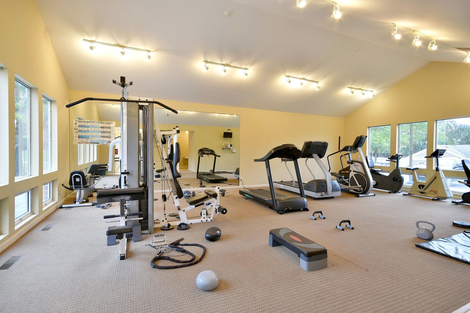 210 Glengarry Drive Unit: 212