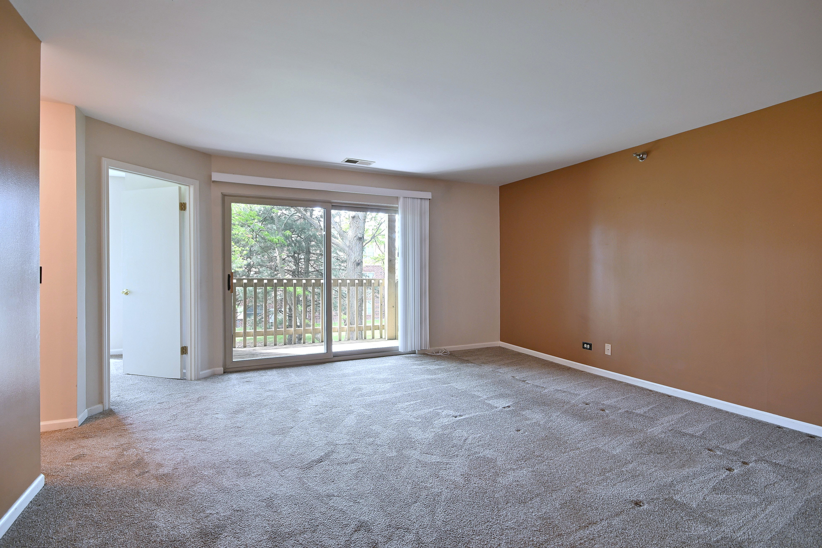 210 Glengarry Drive Unit: 212