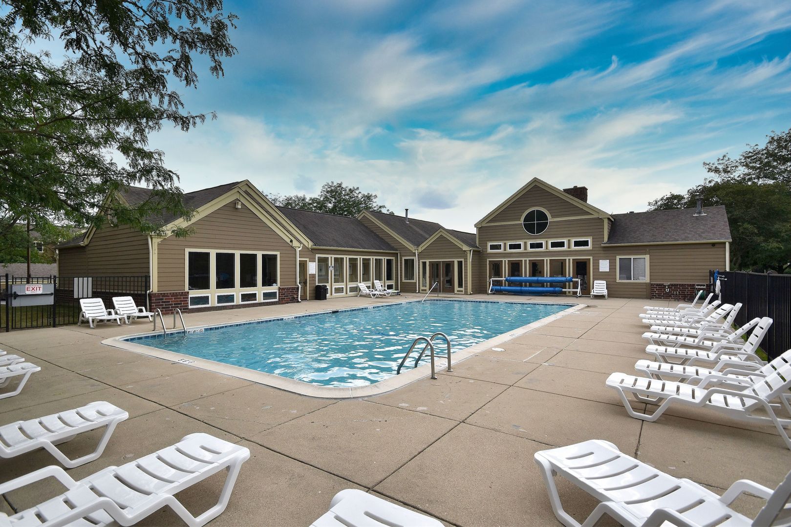 210 Glengarry Drive Unit: 212