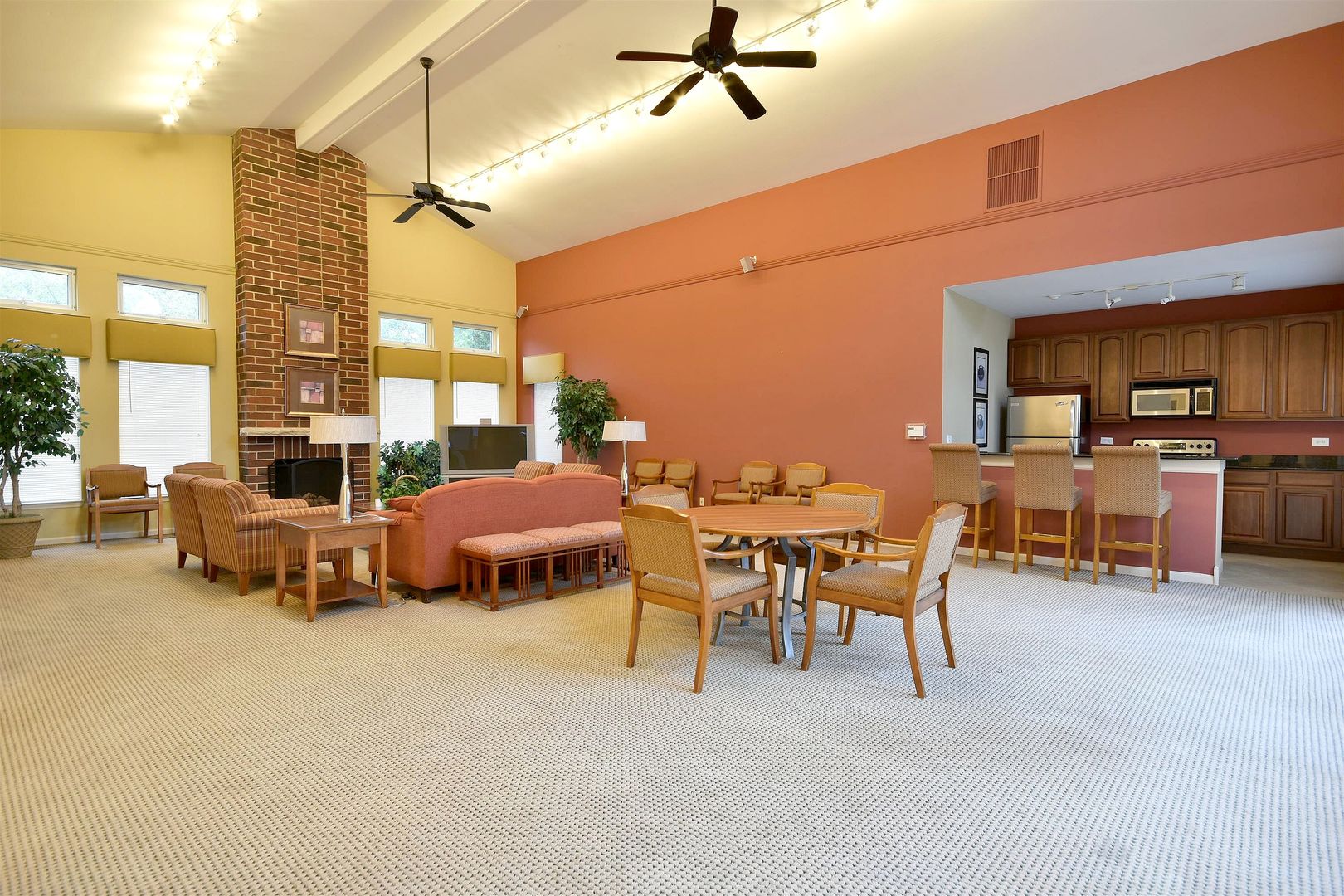 210 Glengarry Drive Unit: 212