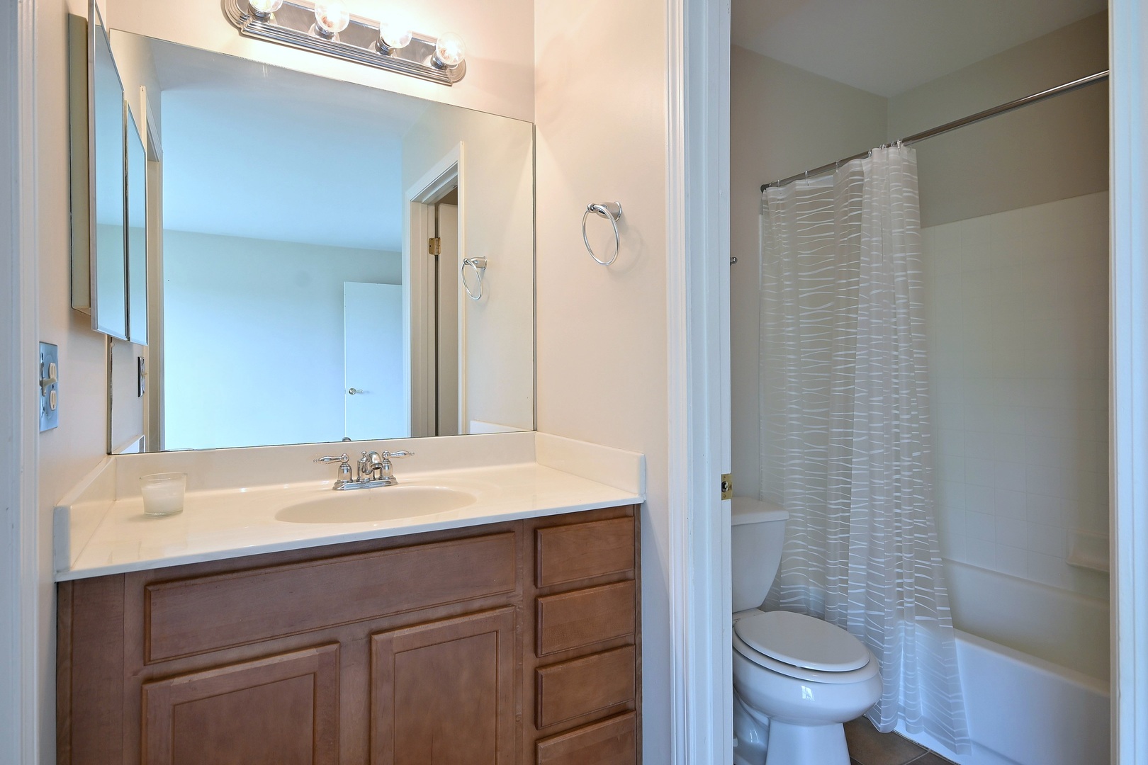 210 Glengarry Drive Unit: 212