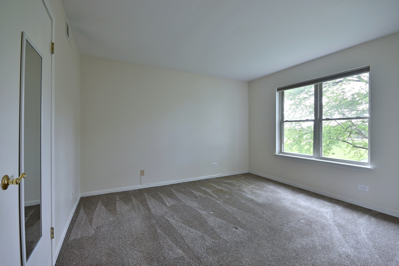 210 Glengarry Drive Unit: 212