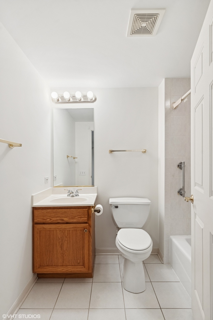200 N Addison Avenue Unit: 204