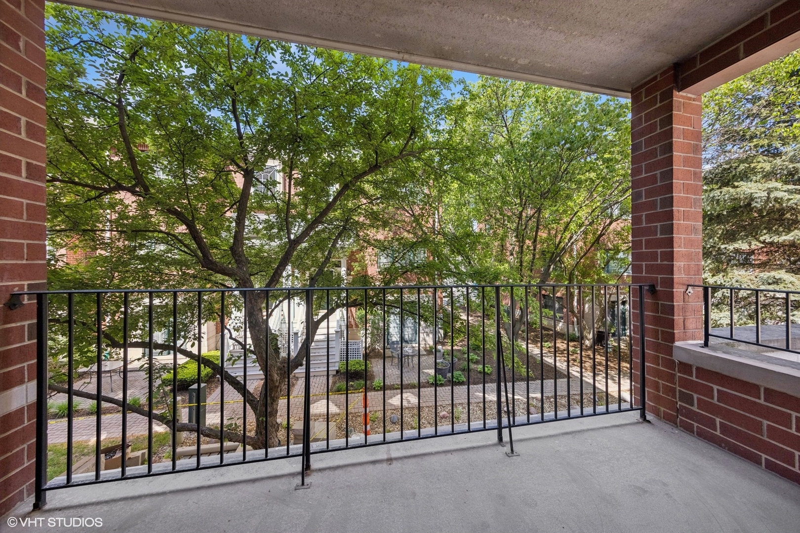 200 N Addison Avenue Unit: 204