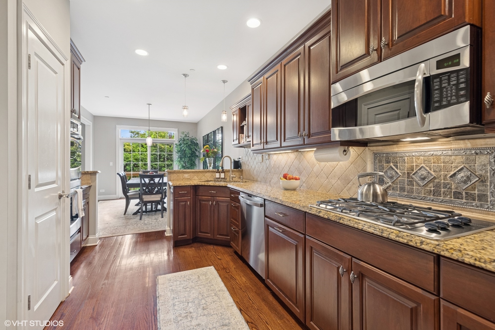 716 KINGSBROOK GLEN