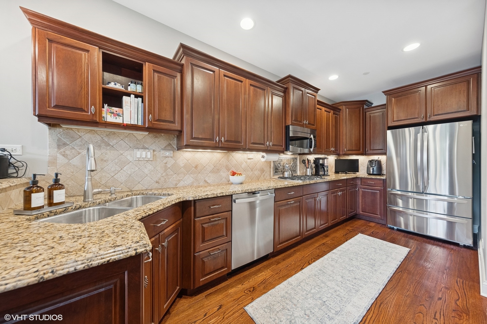 716 KINGSBROOK GLEN