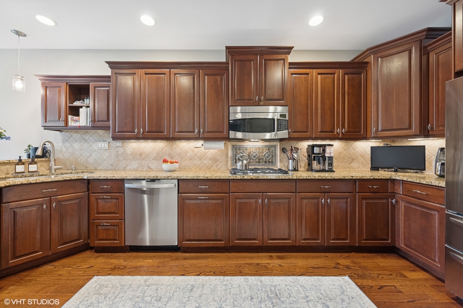 716 KINGSBROOK GLEN