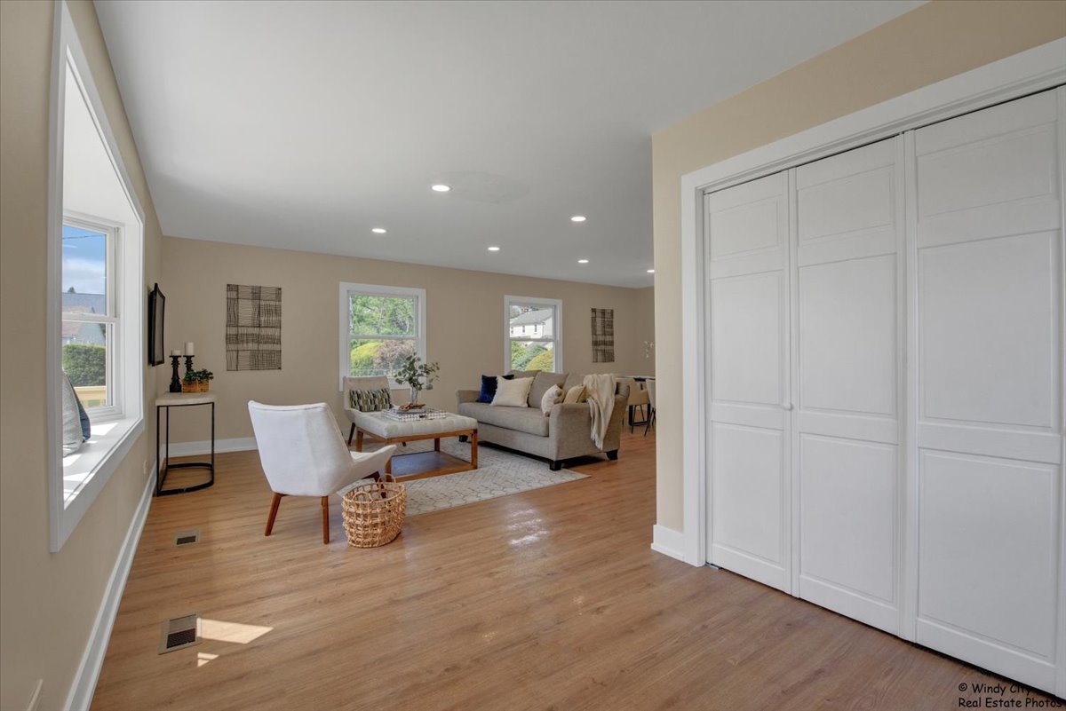 884 Greenview Avenue