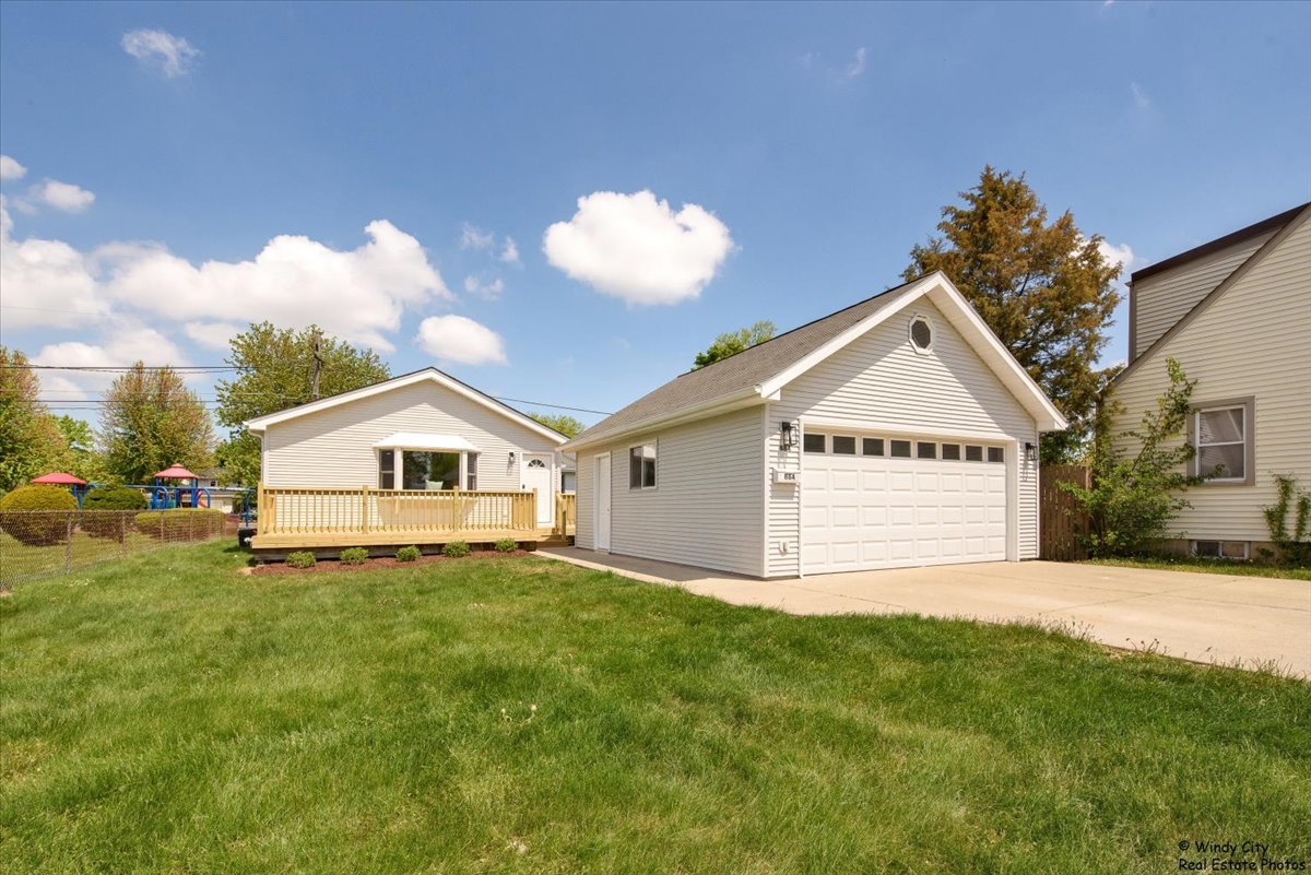 884 Greenview Avenue