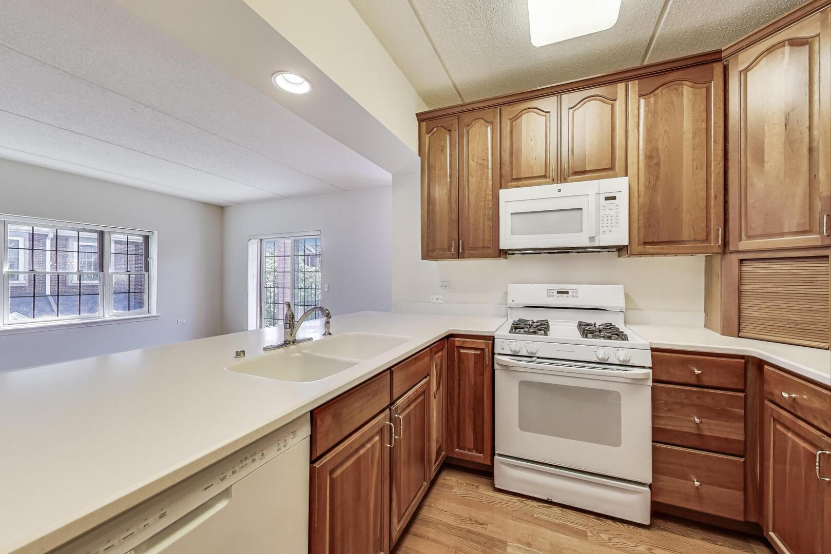 200 N Addison Avenue Unit: 306