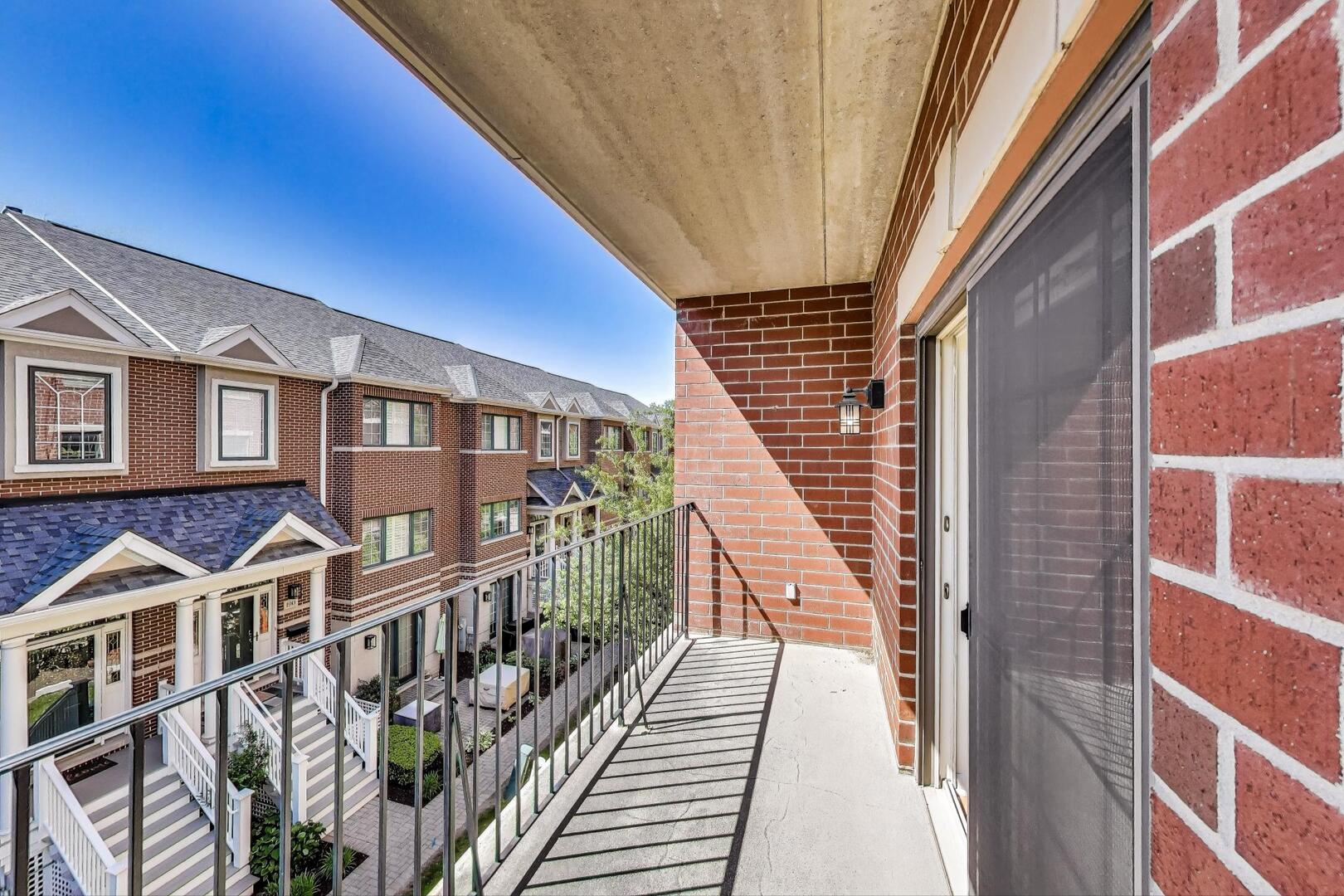 200 N Addison Avenue Unit: 306