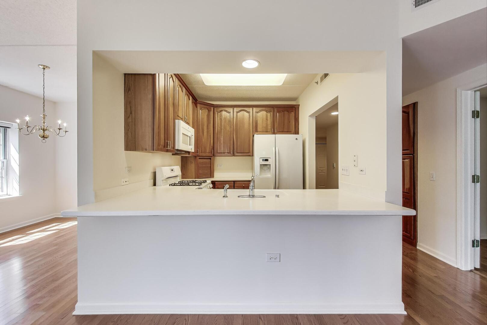 200 N Addison Avenue Unit: 306