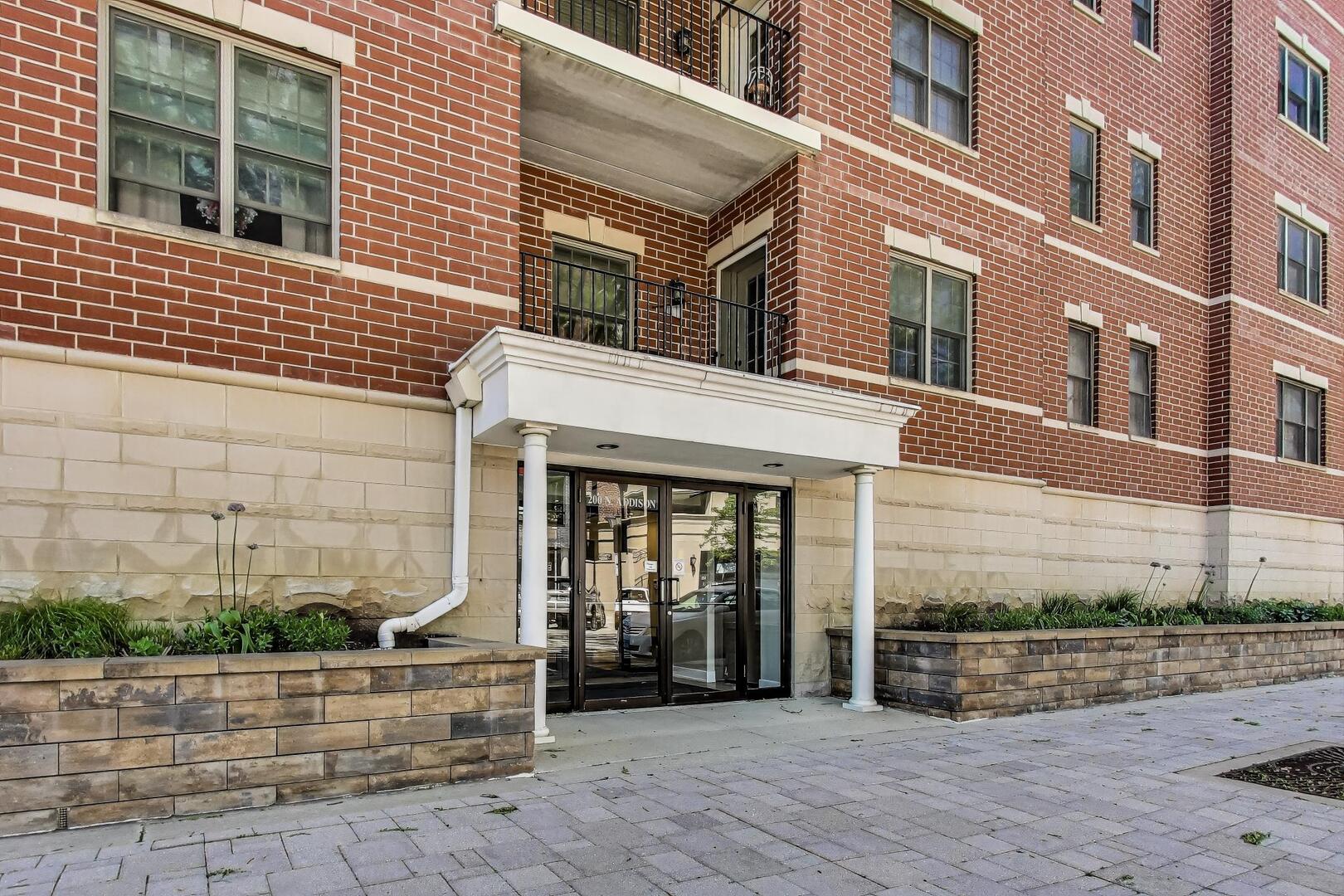 200 N Addison Avenue Unit: 306