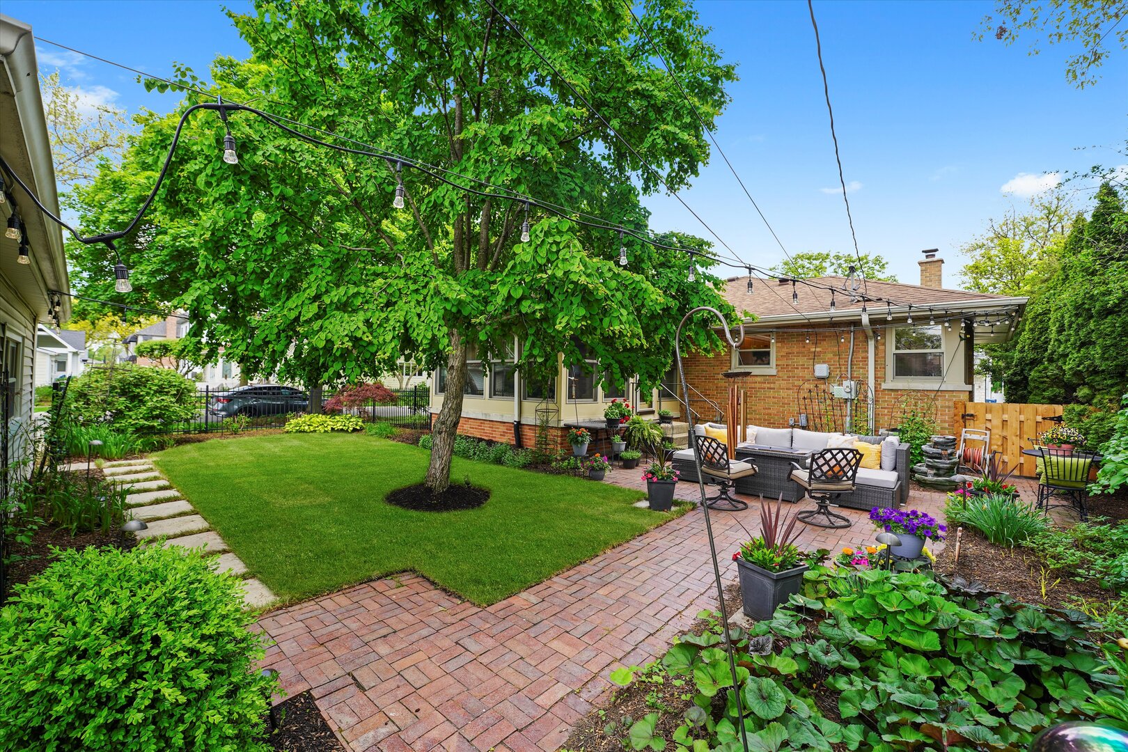 728 S Hillside Avenue