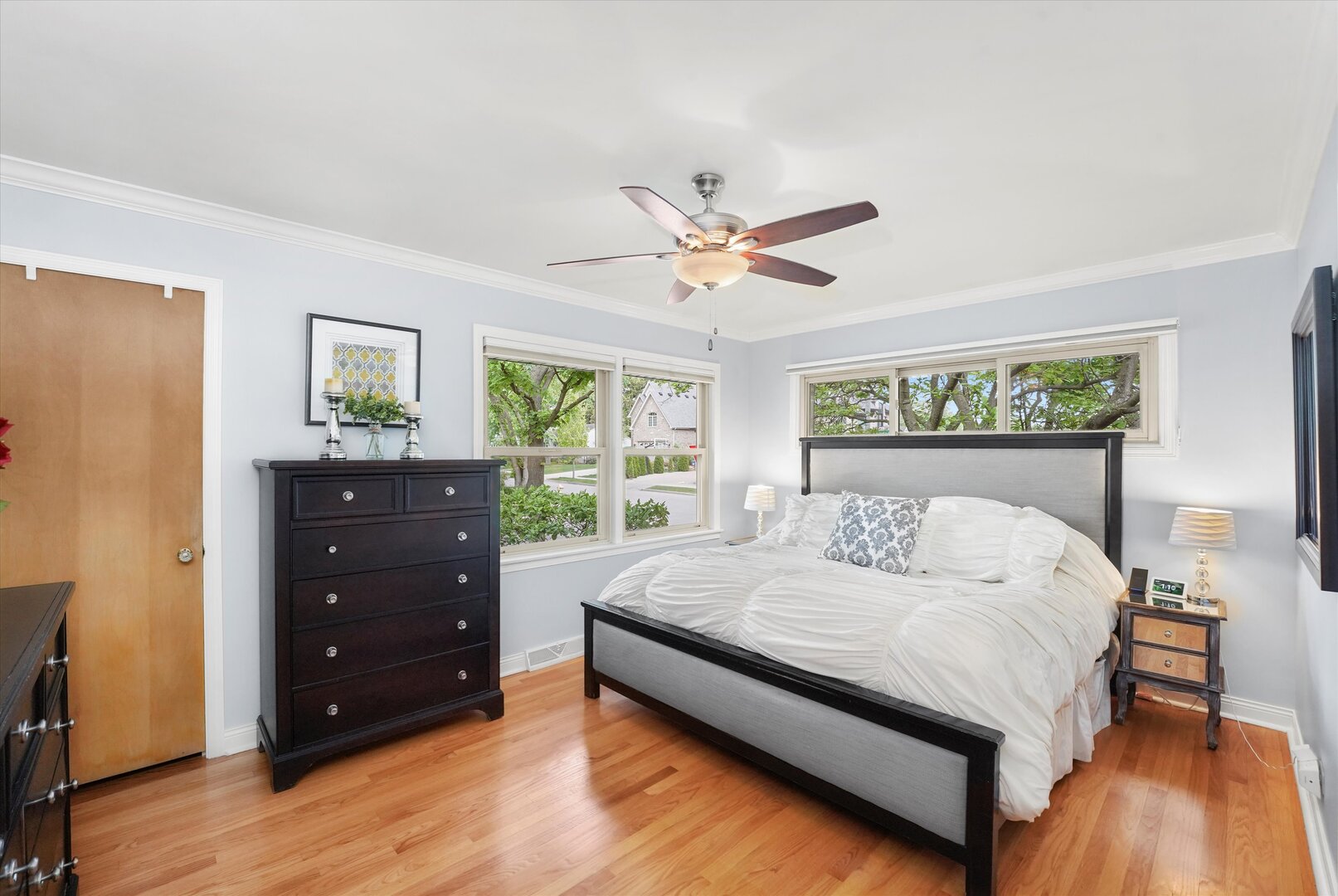 728 S Hillside Avenue
