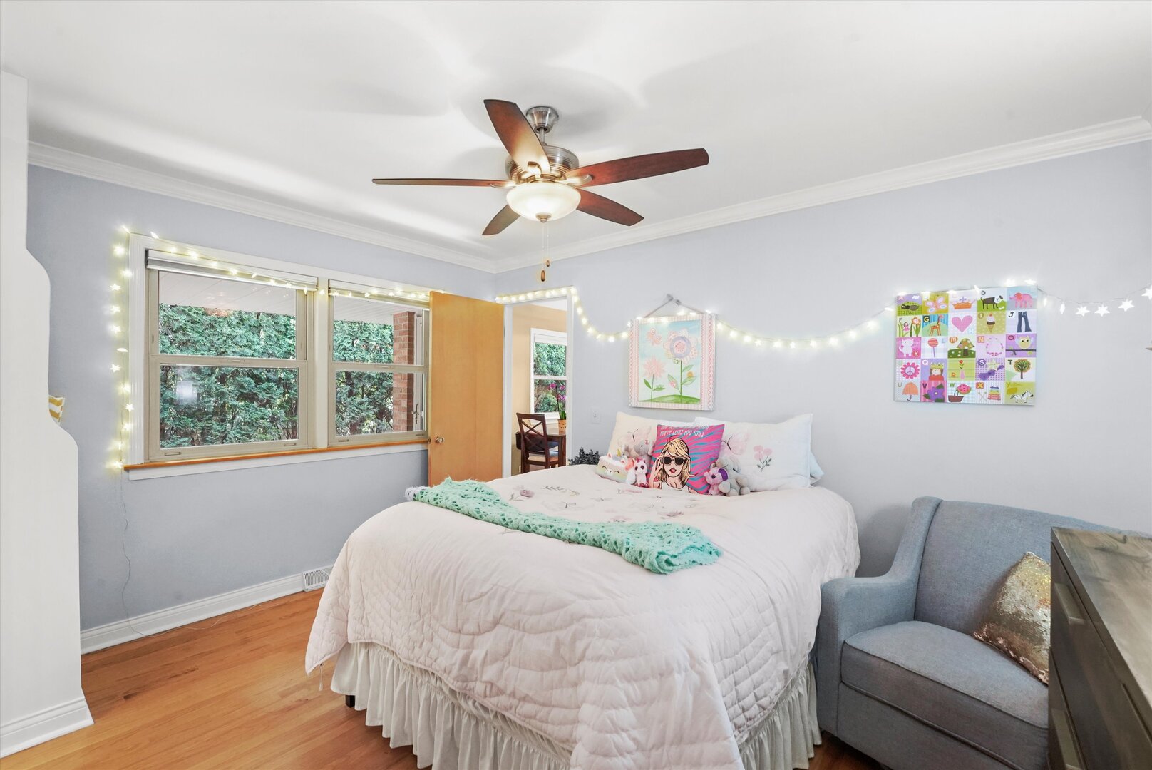 728 S Hillside Avenue