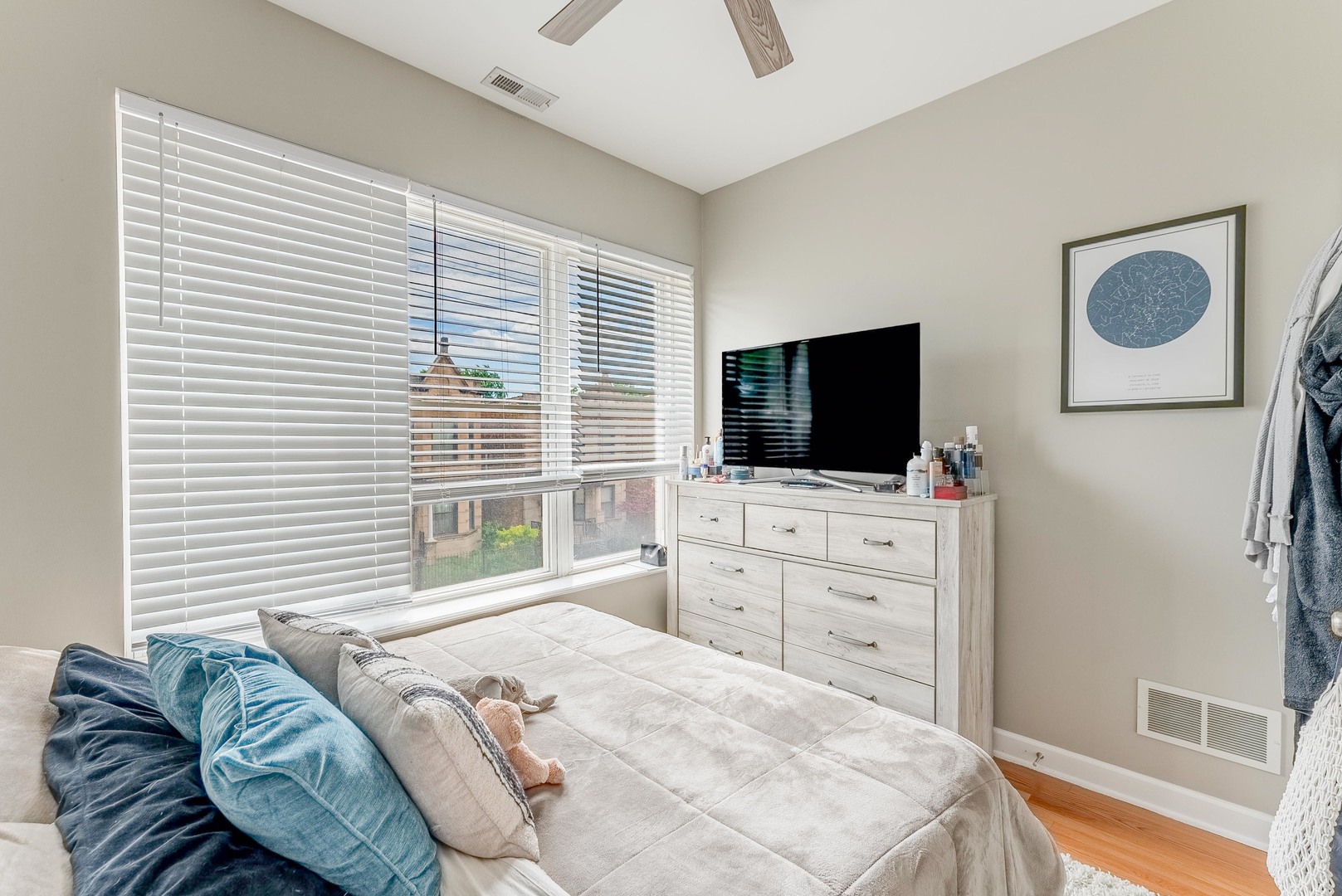2716 N Kedzie Avenue Unit: 2