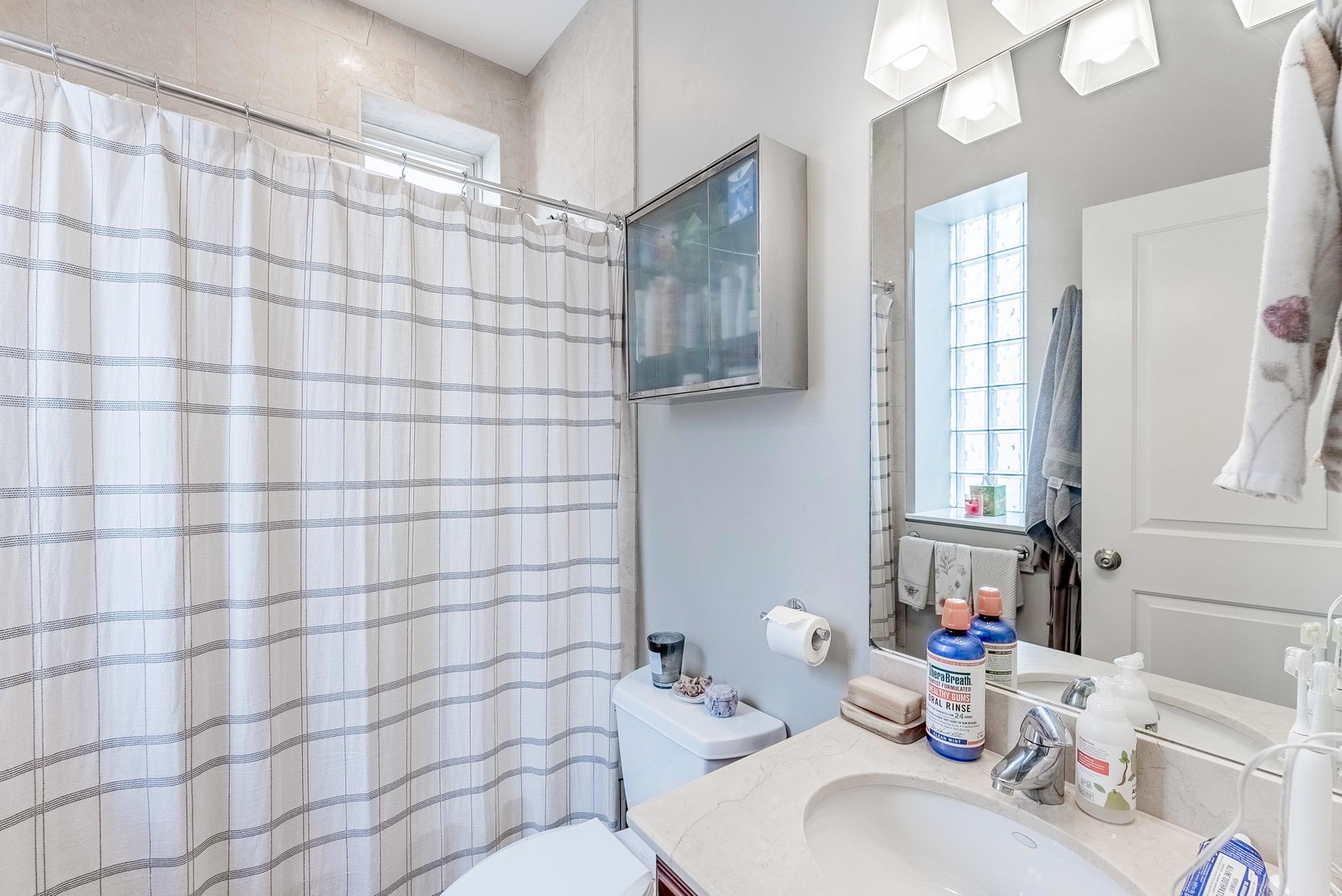 2716 N Kedzie Avenue Unit: 2