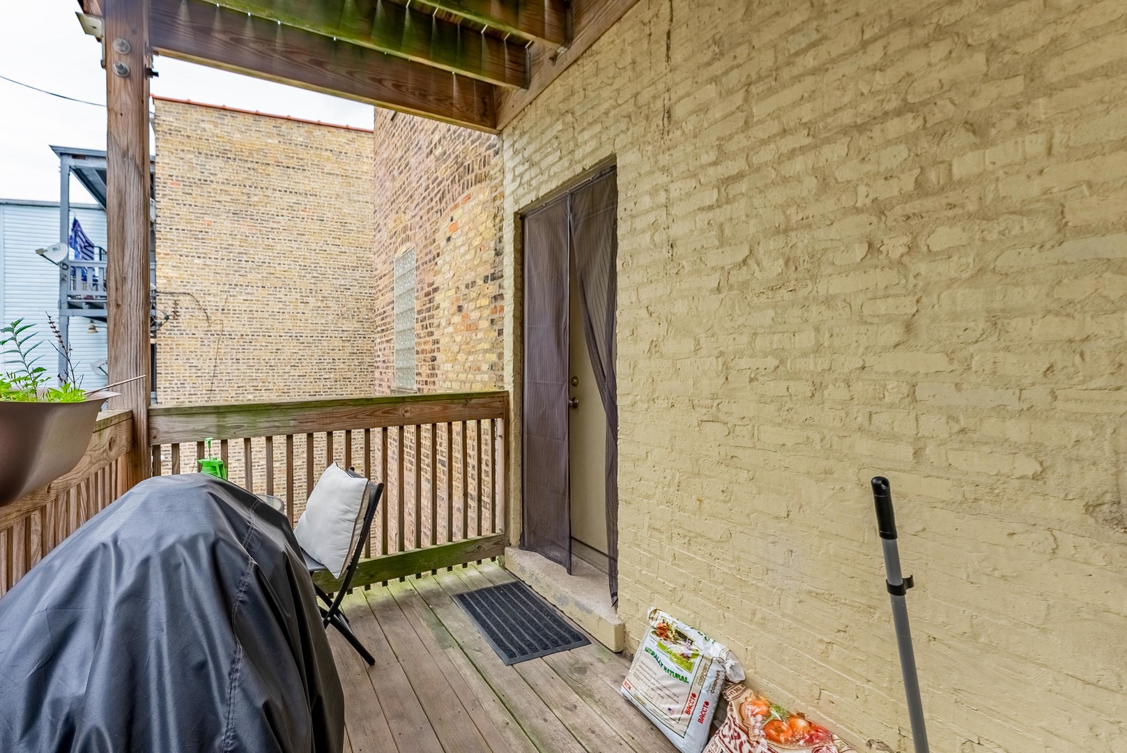 2716 N Kedzie Avenue Unit: 2