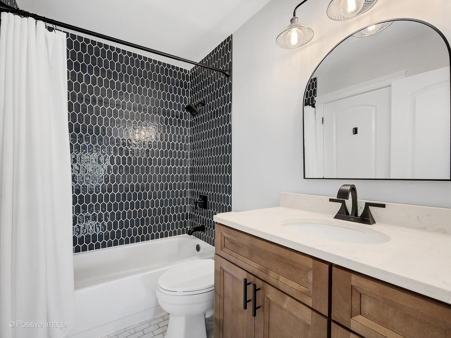 556 Willowcreek Court Unit: 4-10