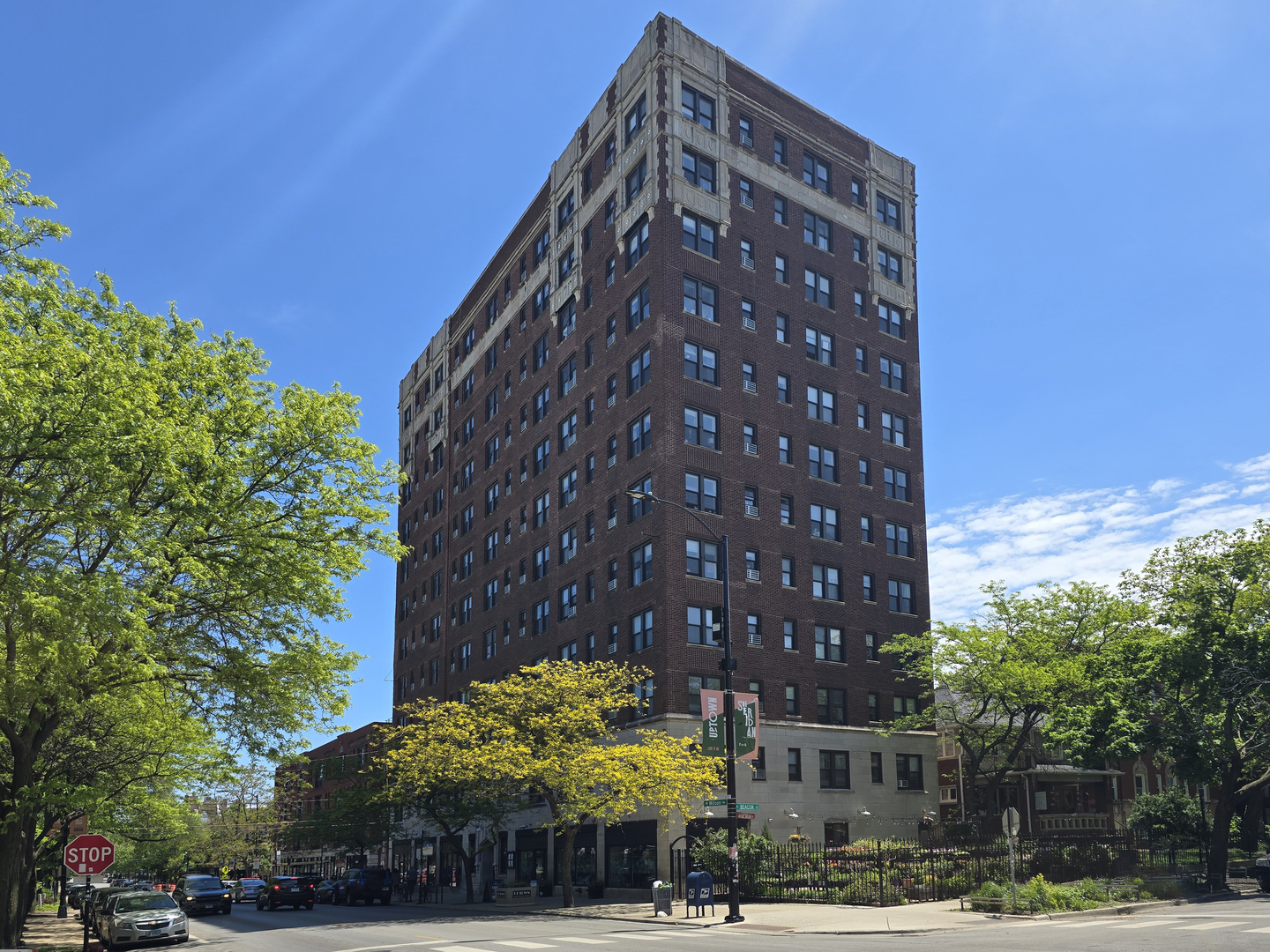 1325 W Wilson Avenue Unit: 1323