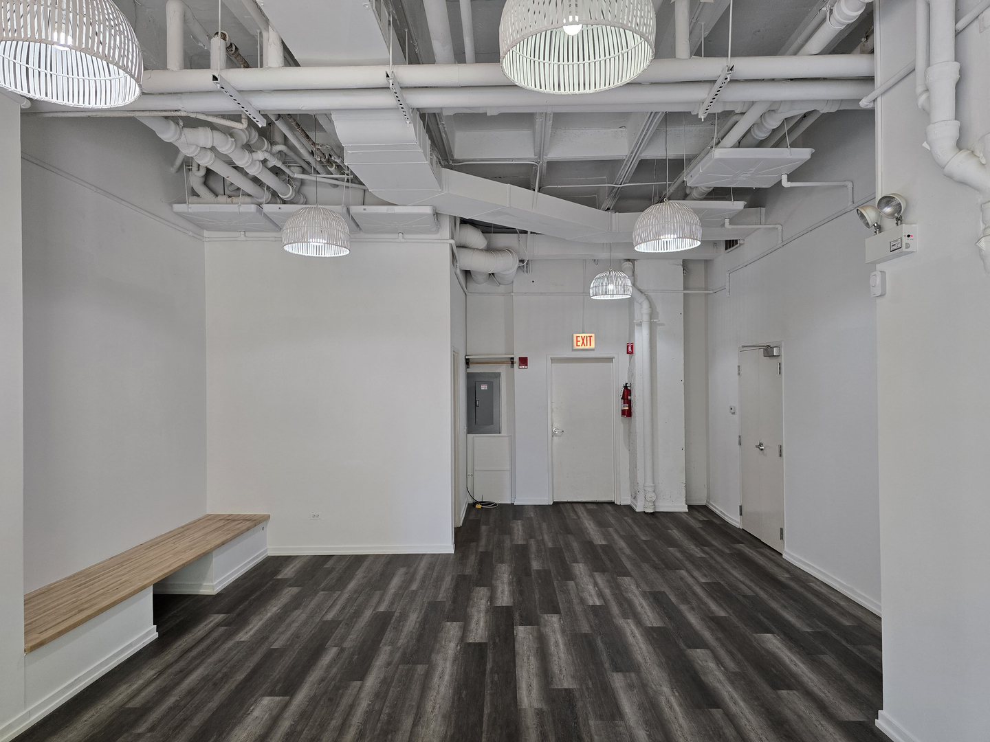 1325 W Wilson Avenue Unit: 1323