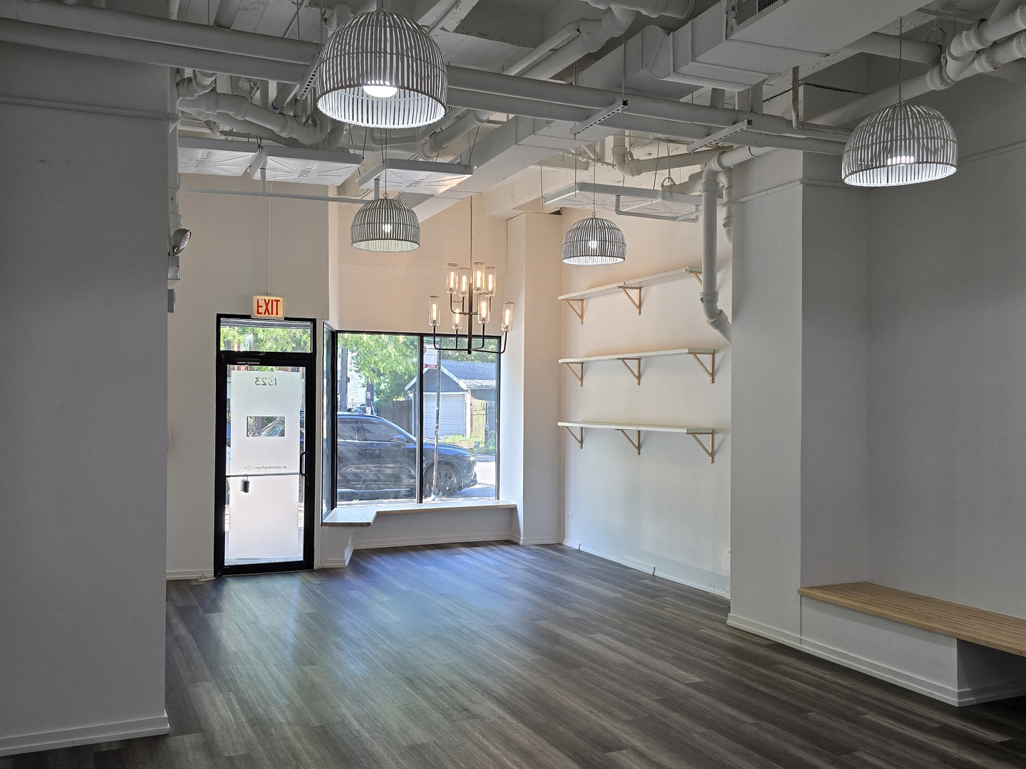 1325 W Wilson Avenue Unit: 1323