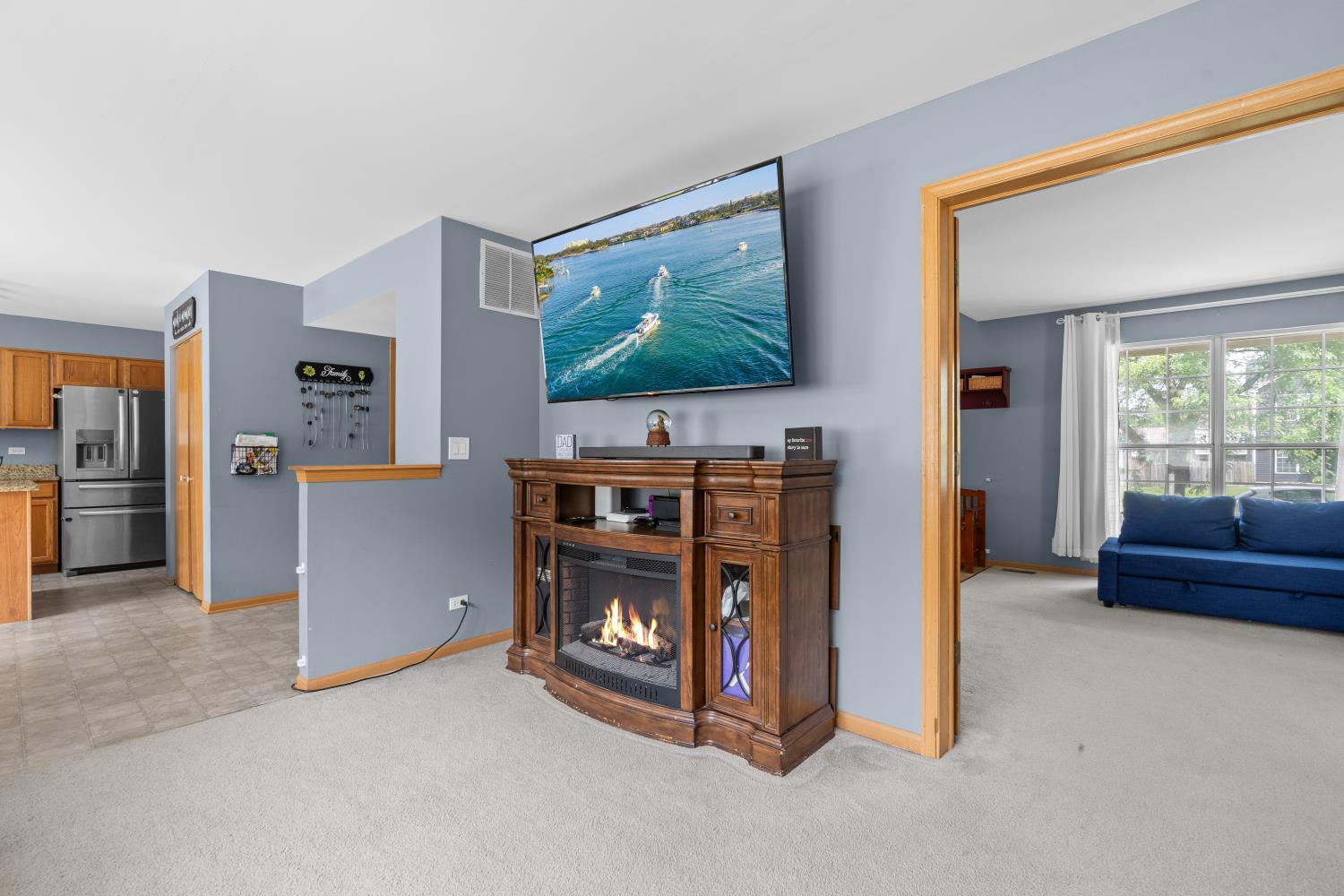 560 Larkspur Drive