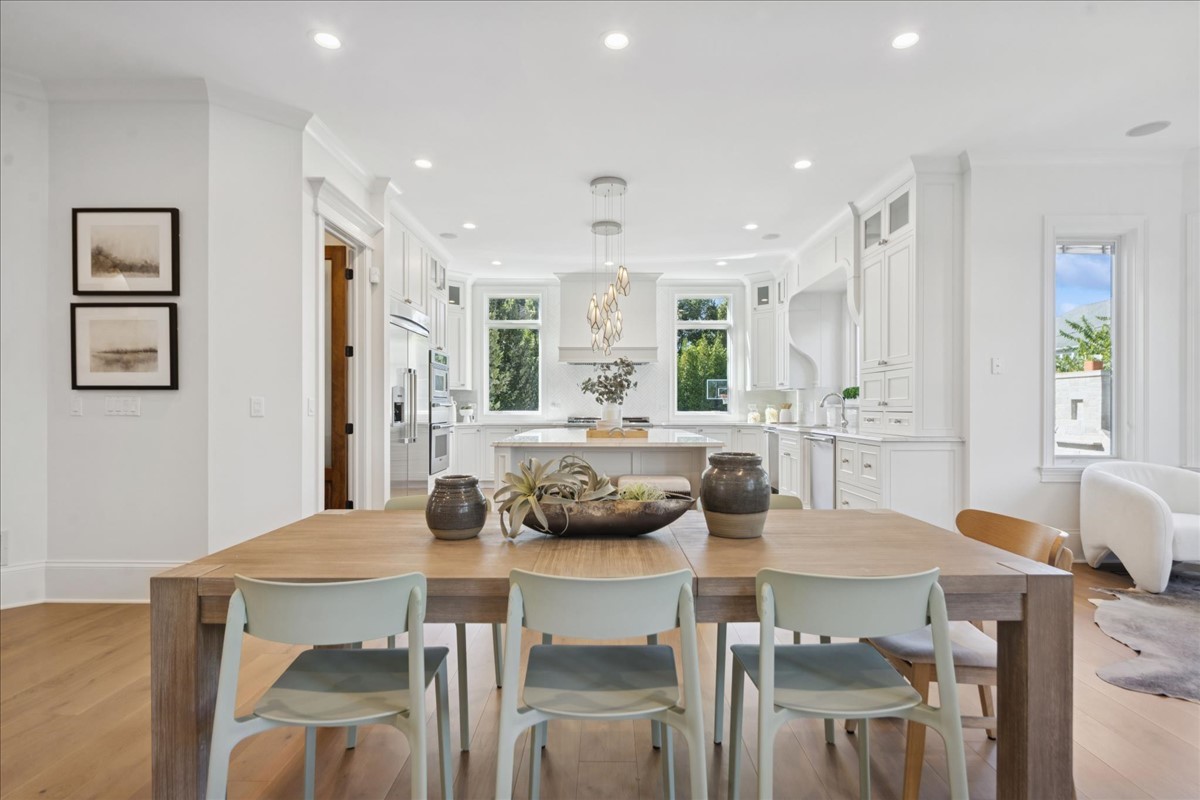 156 Sunnyside Avenue