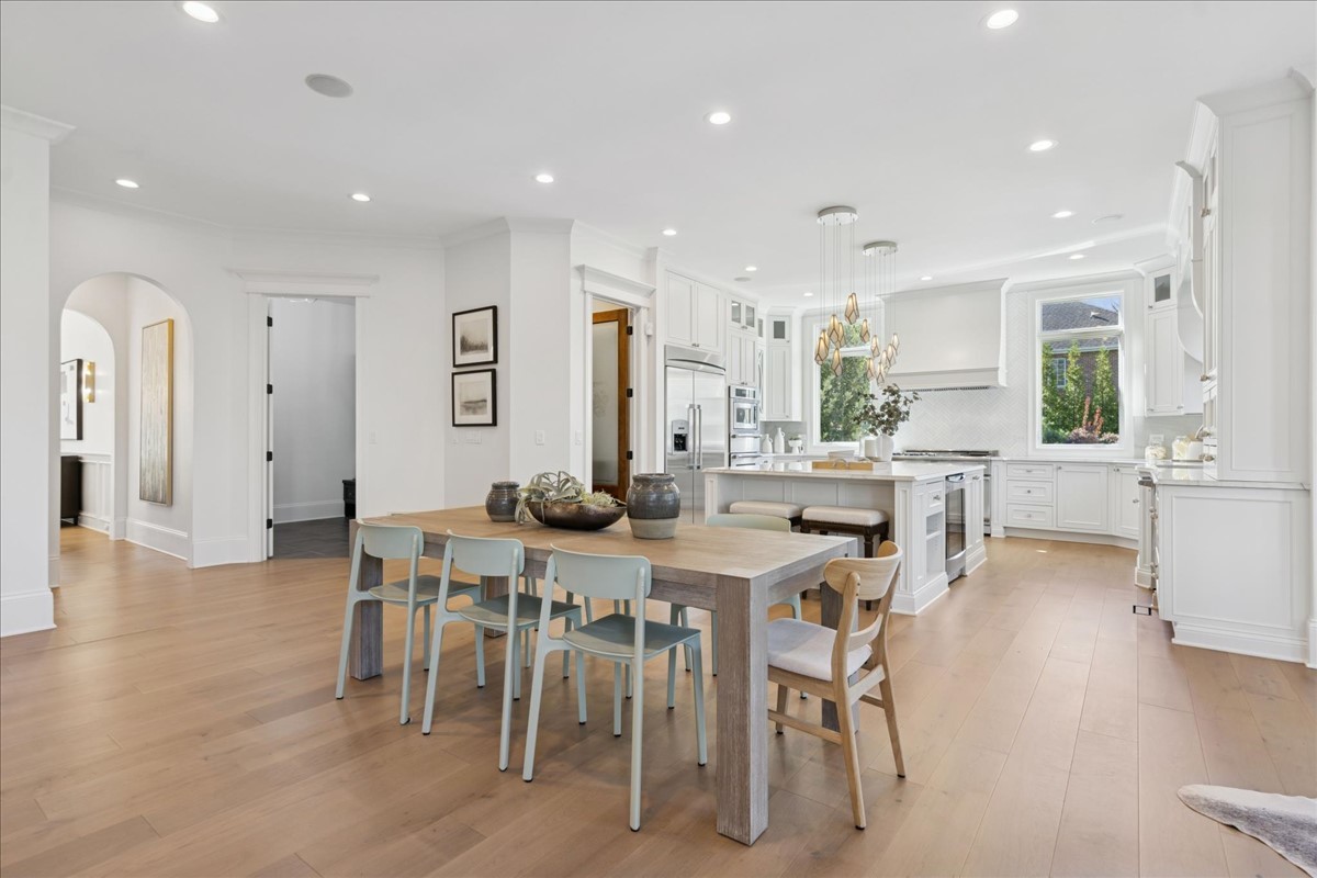 156 Sunnyside Avenue