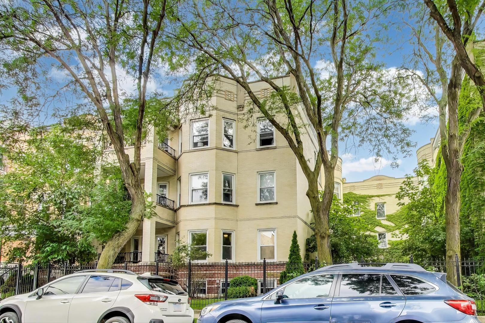 1442 W CARMEN Avenue Unit: 1