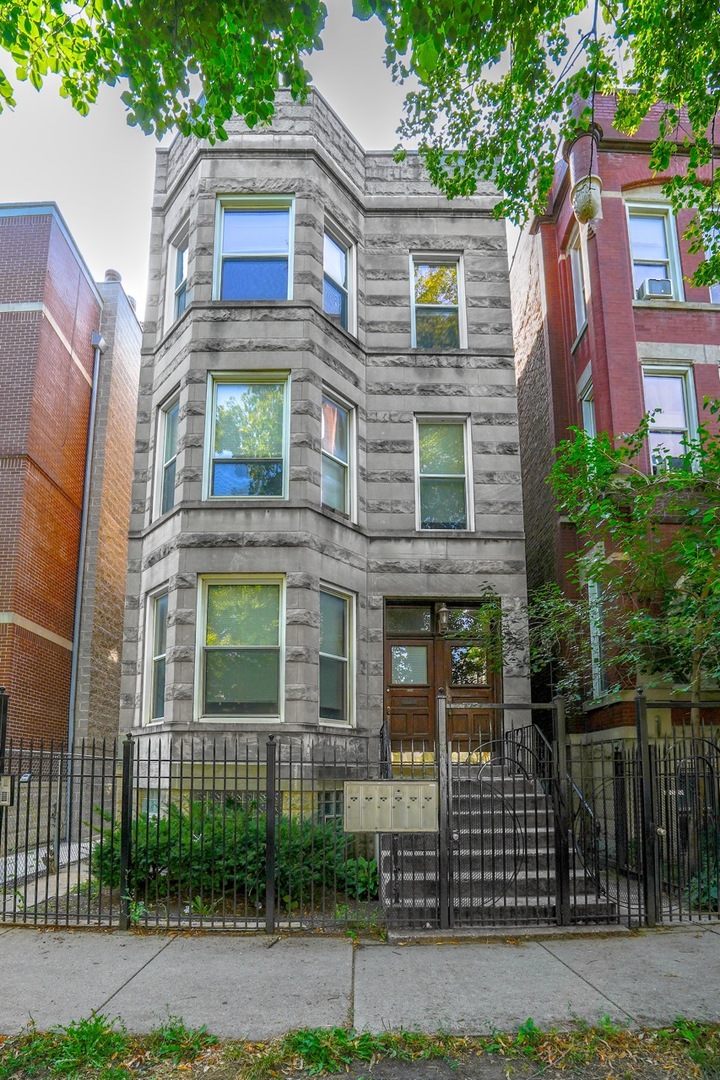 1444 N Maplewood Avenue Unit: 3F