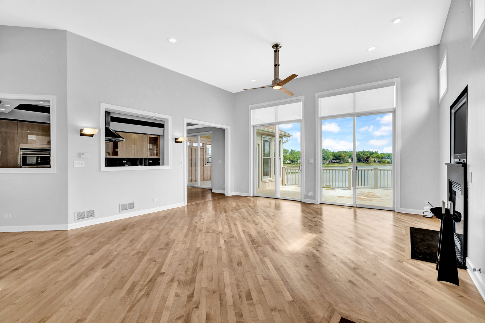 1020 W Bogey Lane