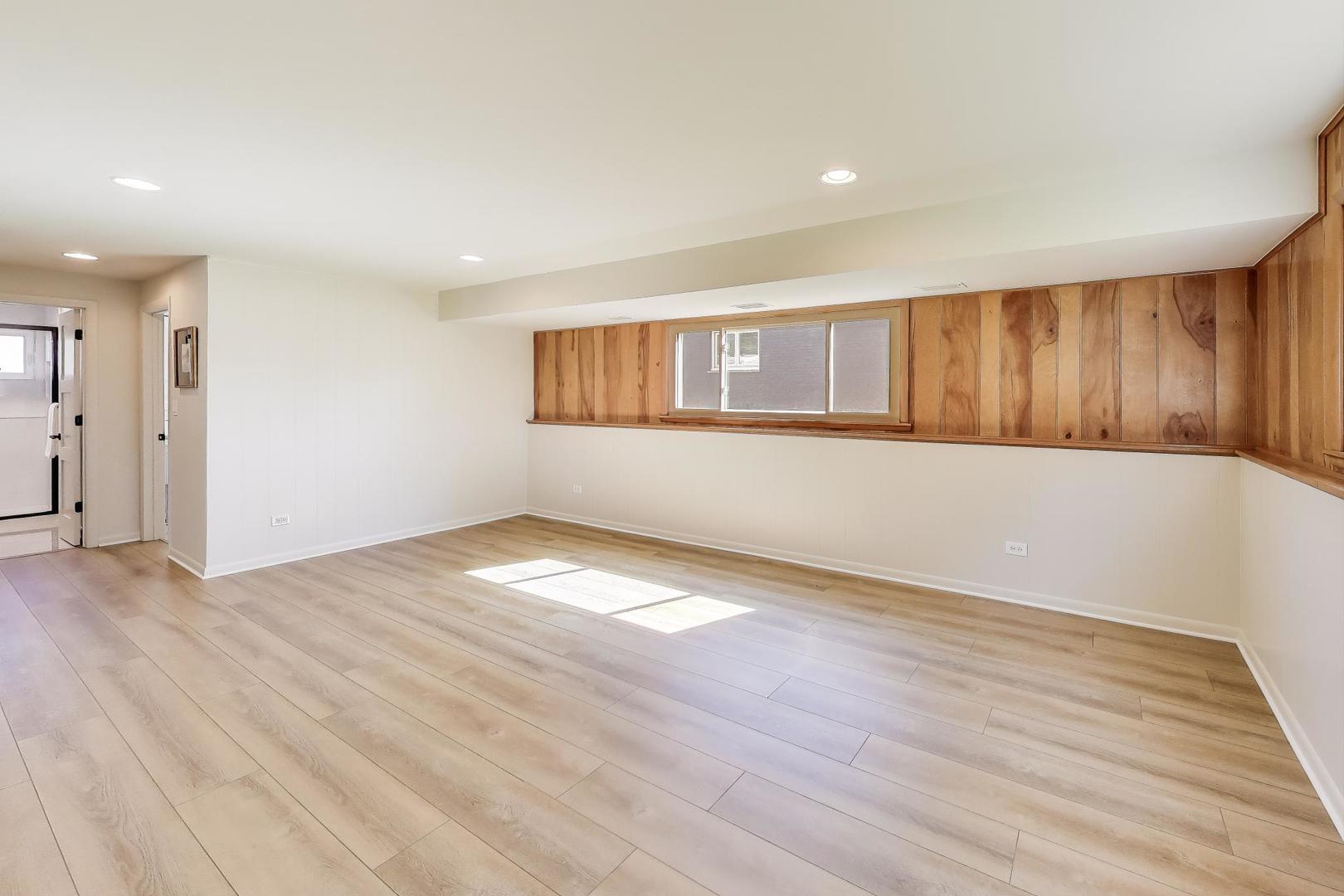 877 S Cedar Avenue