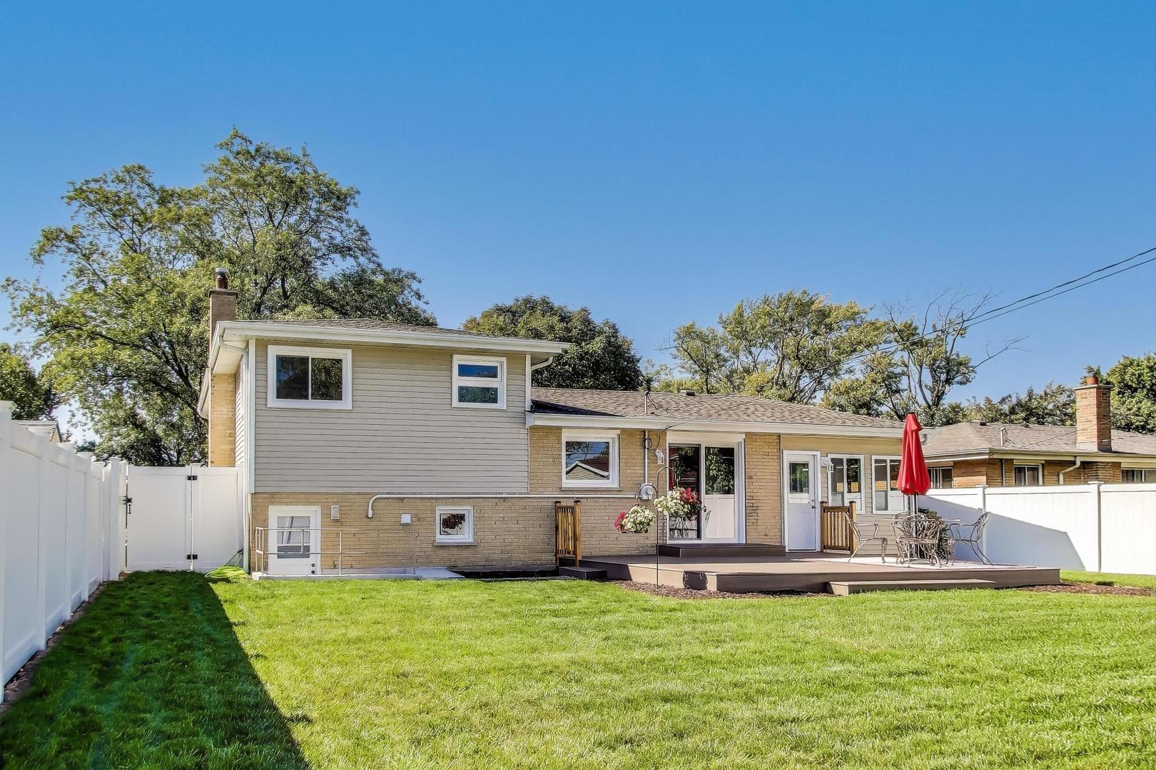 877 S Cedar Avenue