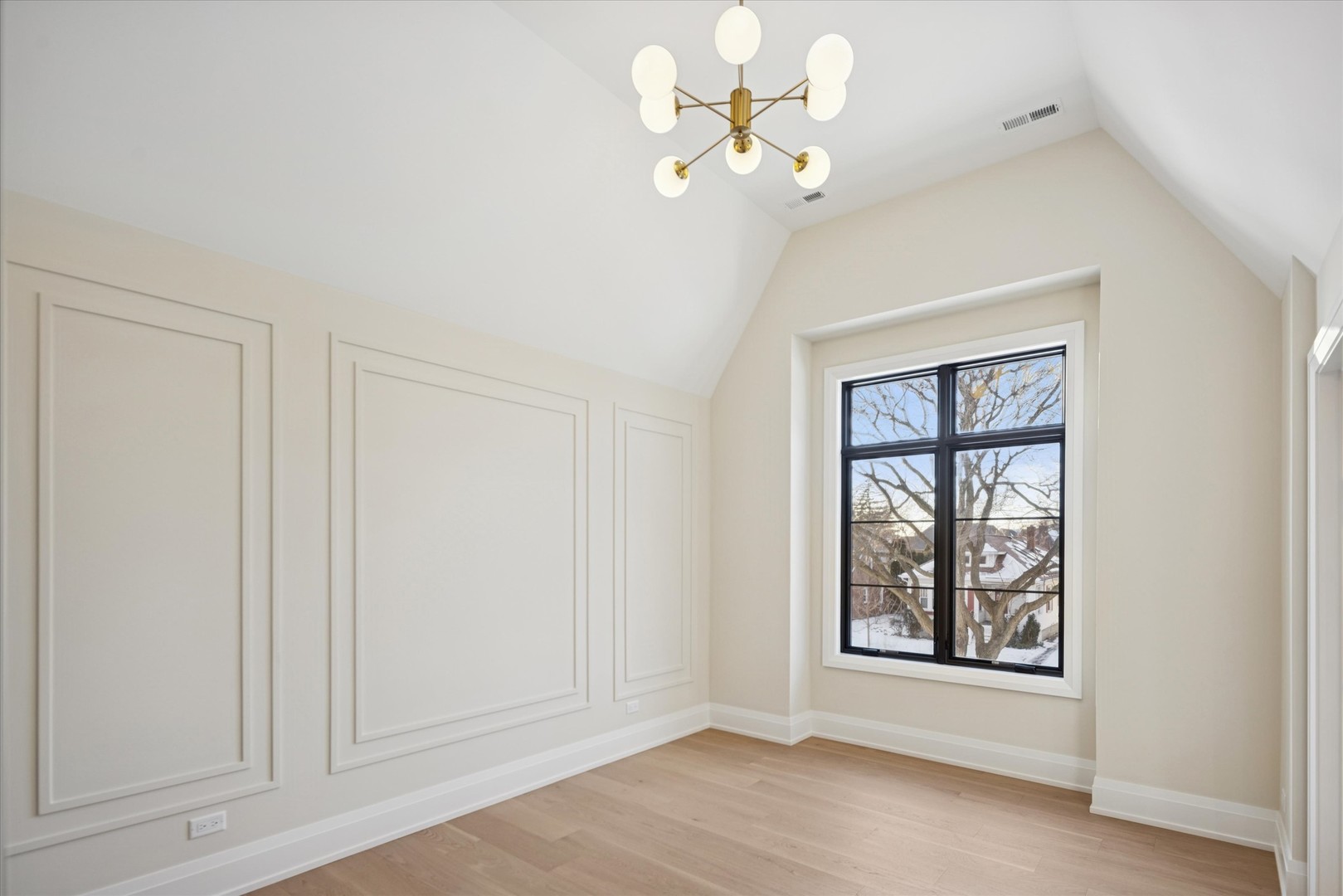 147 N Myrtle Avenue