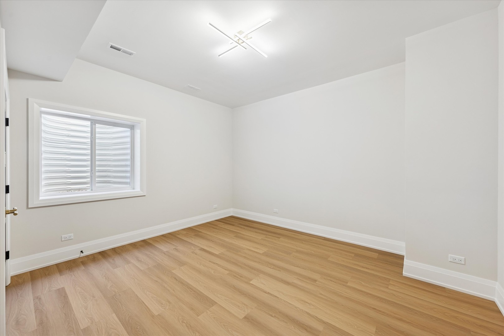 147 N Myrtle Avenue
