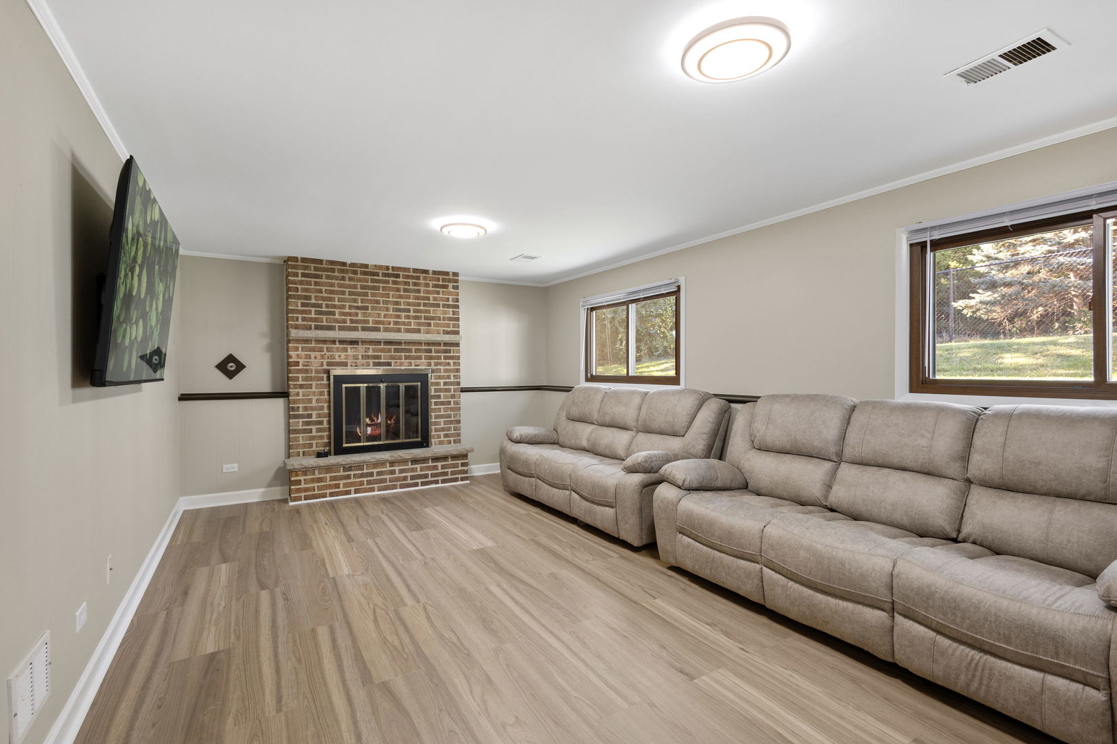 7S610 Lynn Drive