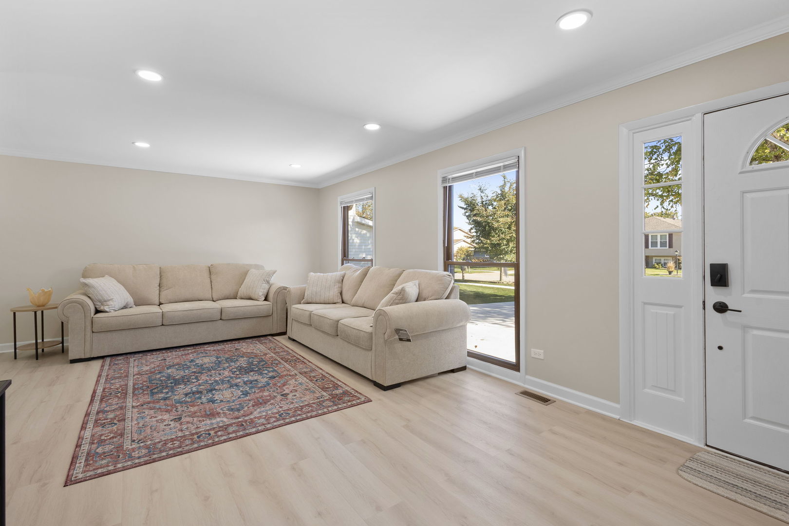 7S610 Lynn Drive